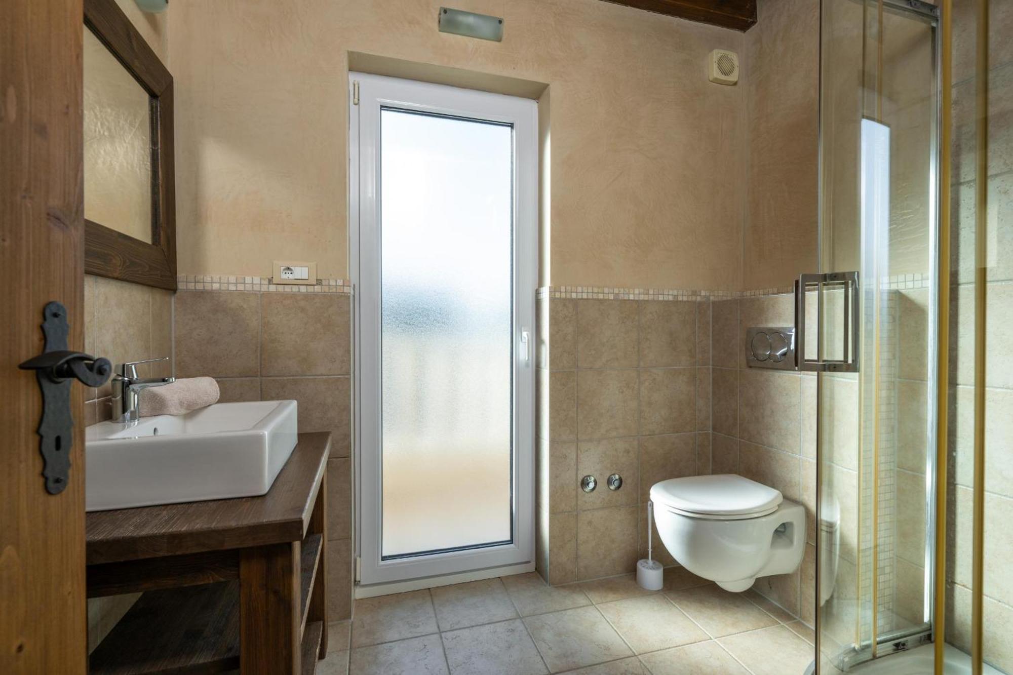 Villa Castagna Near The Sea With Private Pool And Sauna Premantura Exteriér fotografie