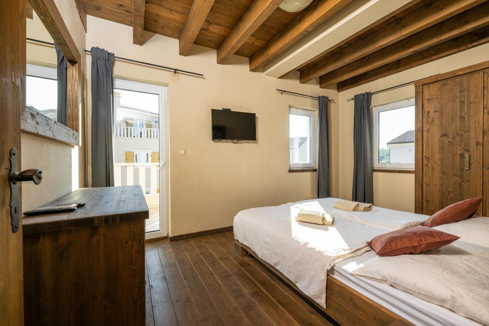 Villa Castagna Near The Sea With Private Pool And Sauna Premantura Exteriér fotografie