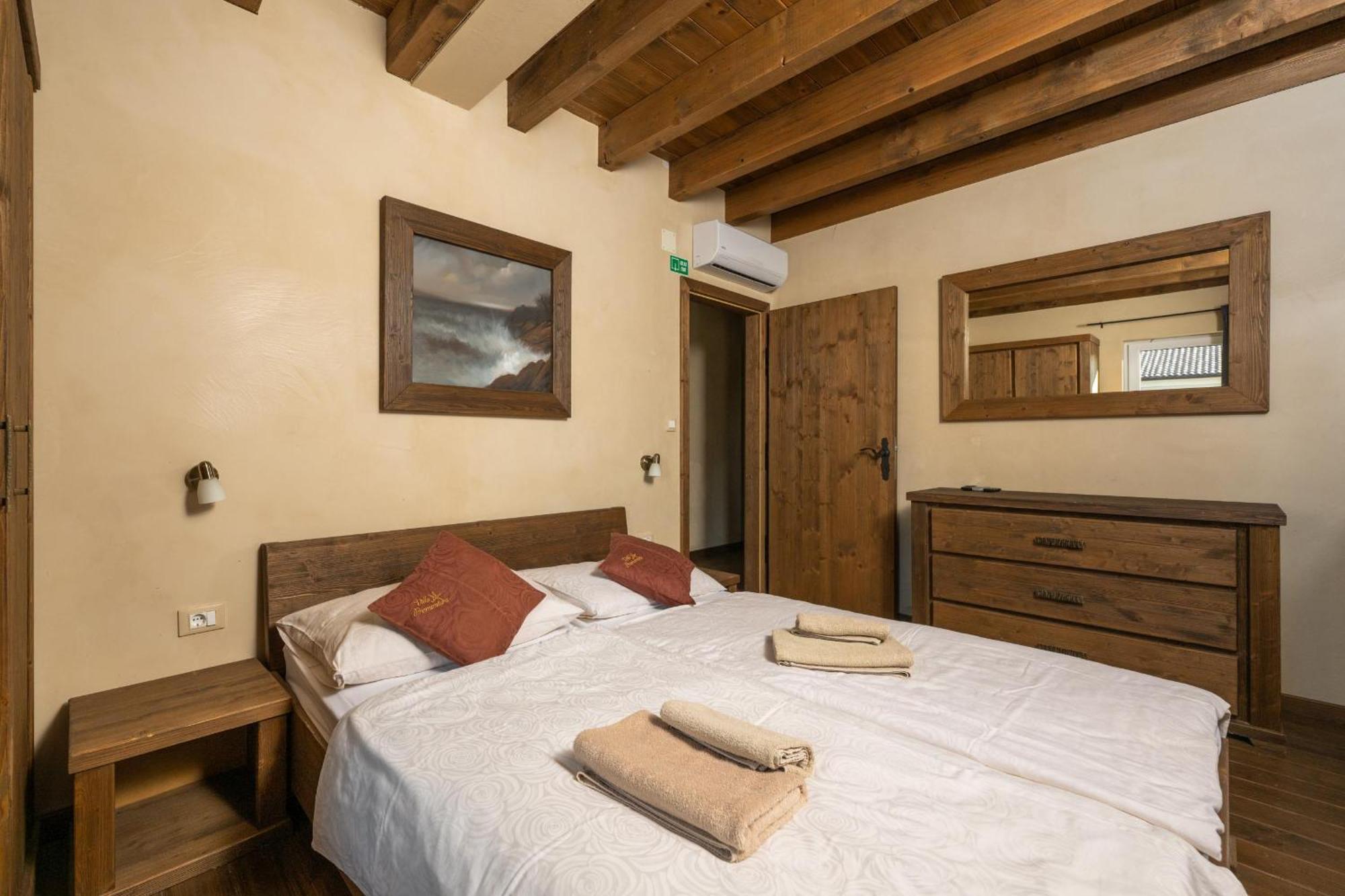 Villa Castagna Near The Sea With Private Pool And Sauna Premantura Exteriér fotografie