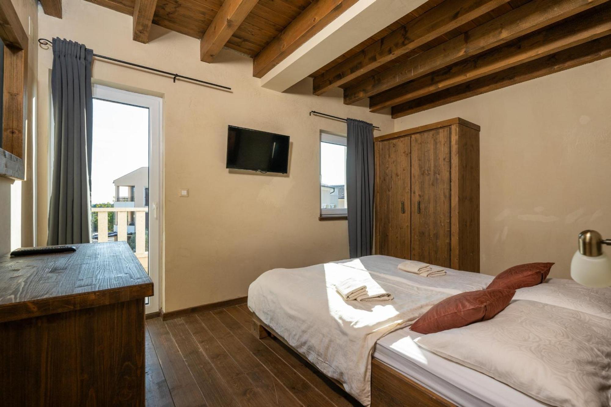 Villa Castagna Near The Sea With Private Pool And Sauna Premantura Exteriér fotografie