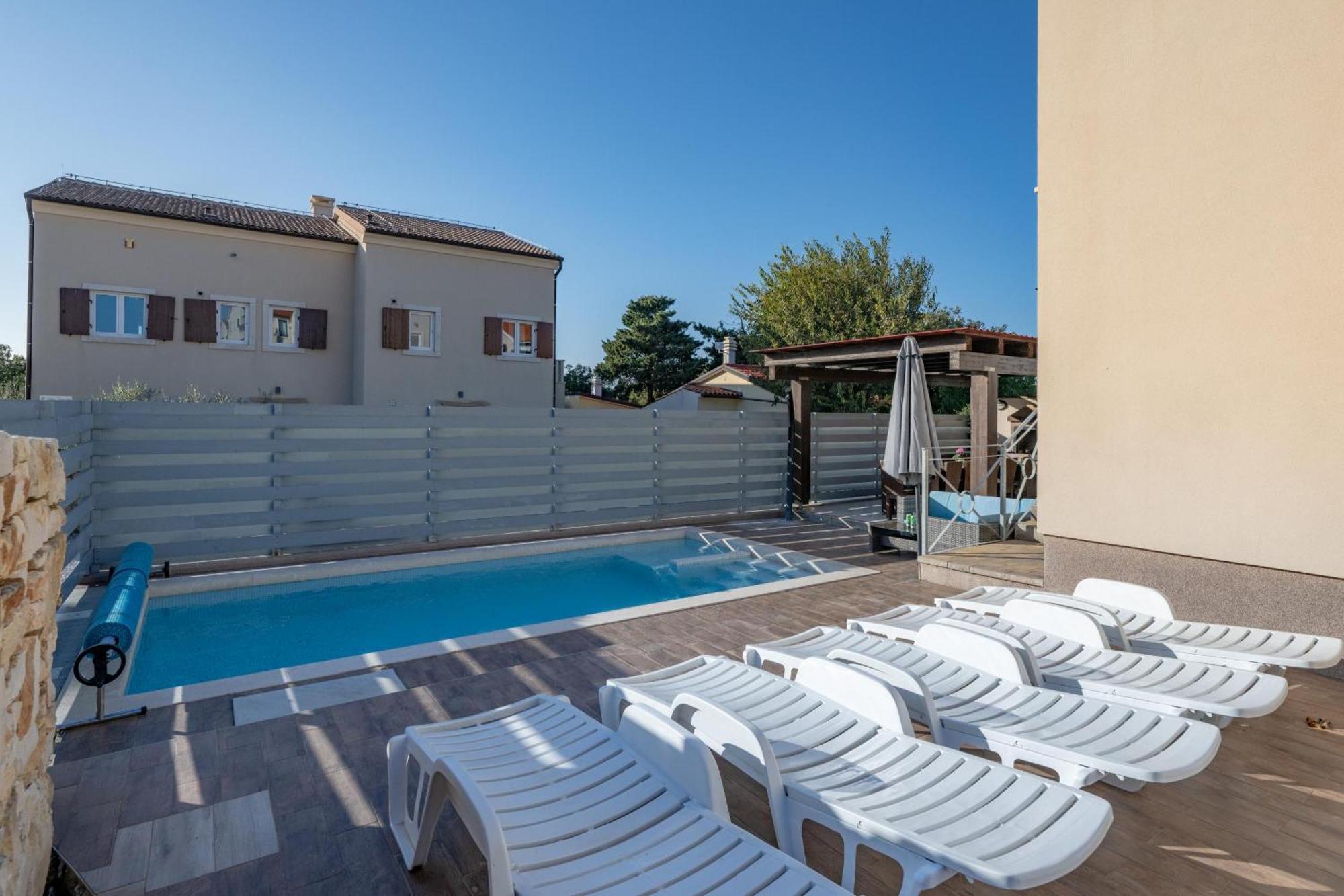 Villa Castagna Near The Sea With Private Pool And Sauna Premantura Exteriér fotografie
