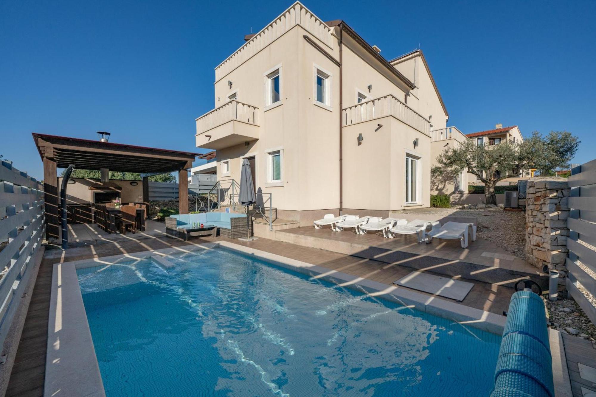 Villa Castagna Near The Sea With Private Pool And Sauna Premantura Exteriér fotografie