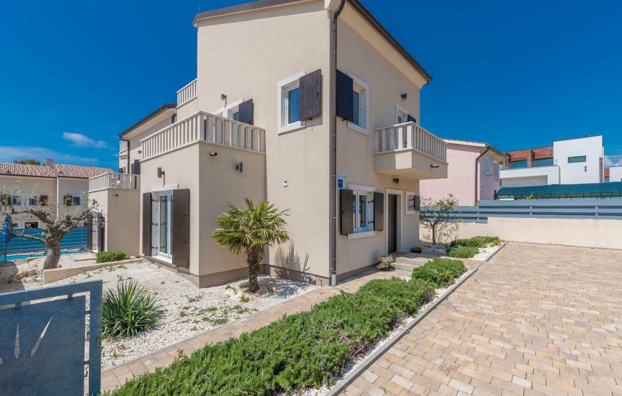 Villa Castagna Near The Sea With Private Pool And Sauna Premantura Exteriér fotografie