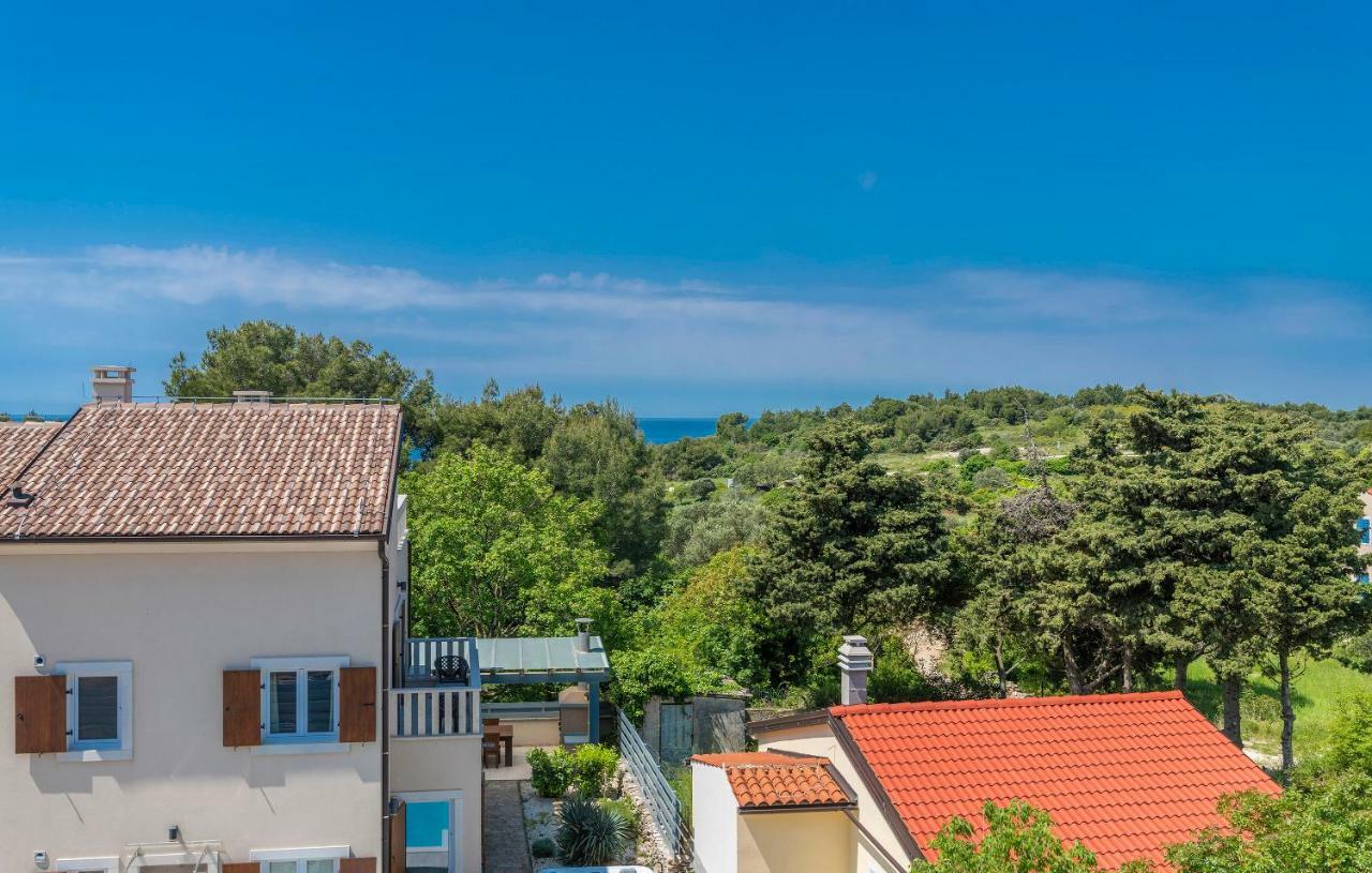 Villa Castagna Near The Sea With Private Pool And Sauna Premantura Exteriér fotografie