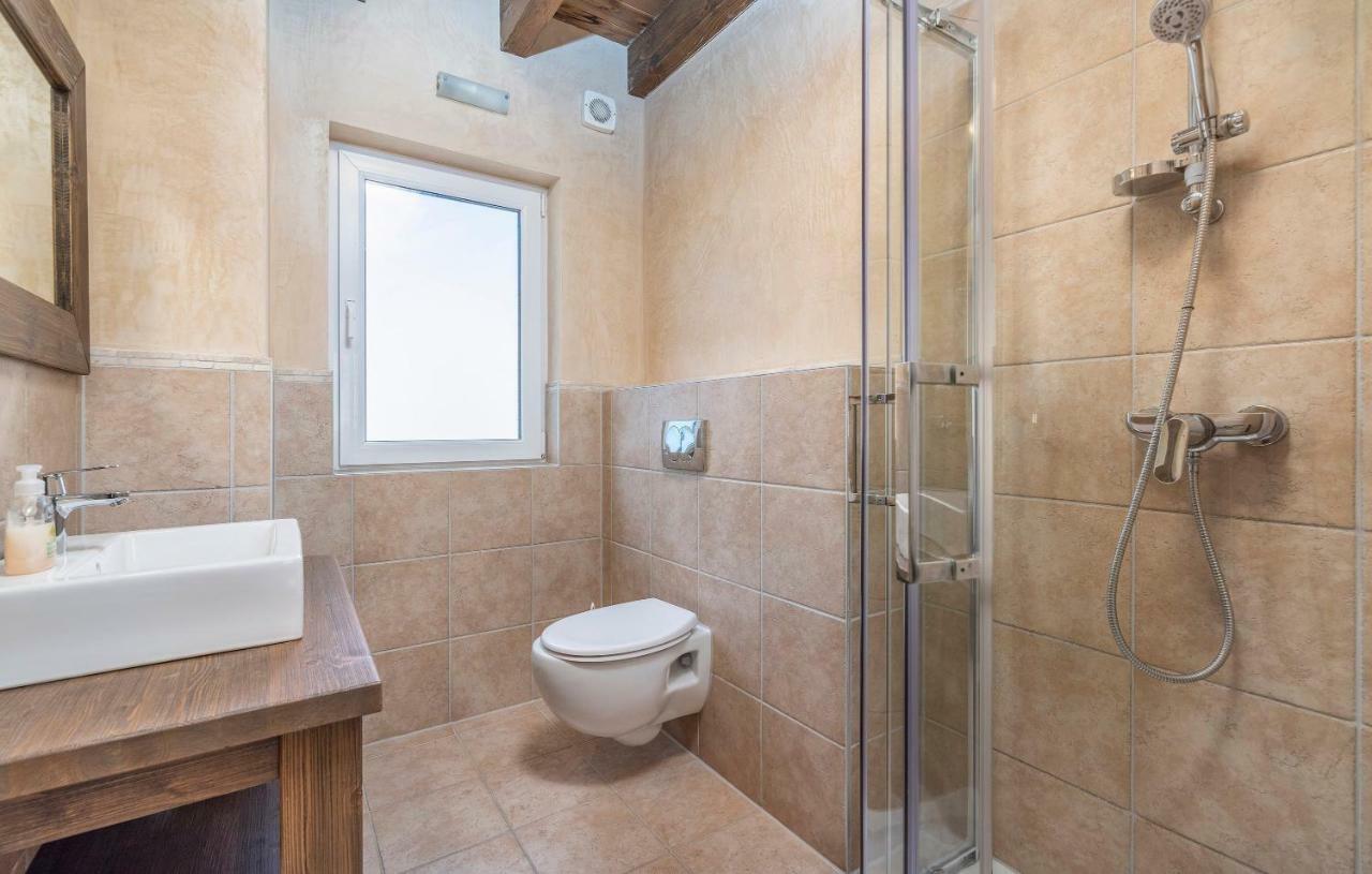 Villa Castagna Near The Sea With Private Pool And Sauna Premantura Exteriér fotografie